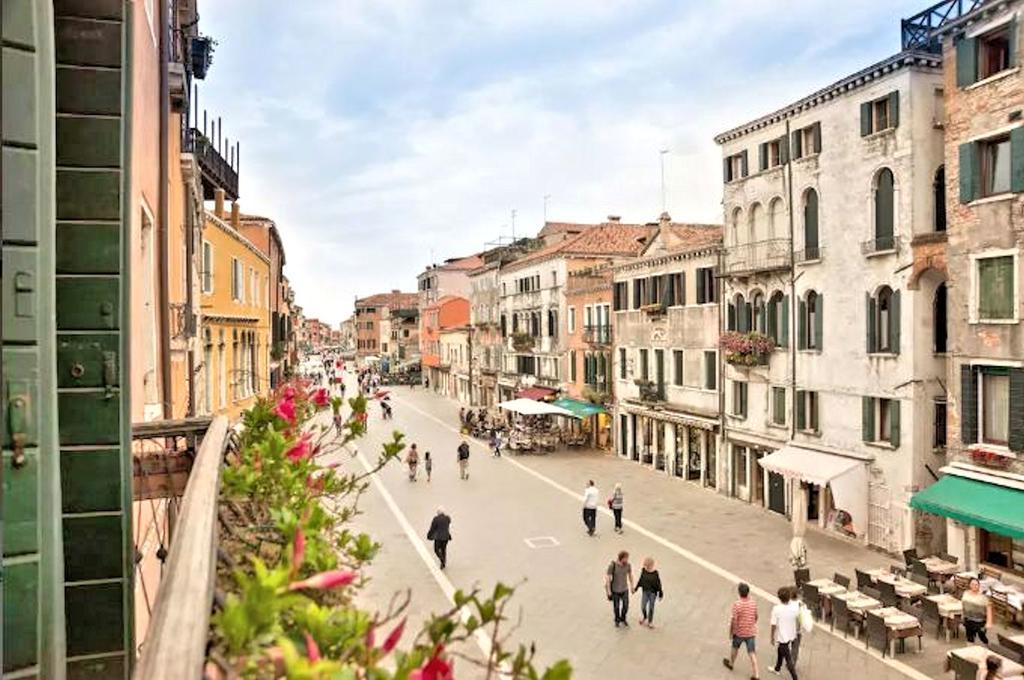 Biennale Apt Balcony Apartment Venice Exterior photo