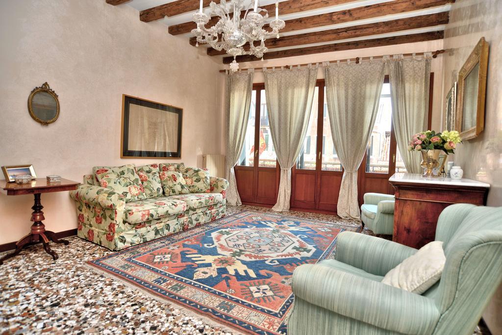 Biennale Apt Balcony Apartment Venice Exterior photo