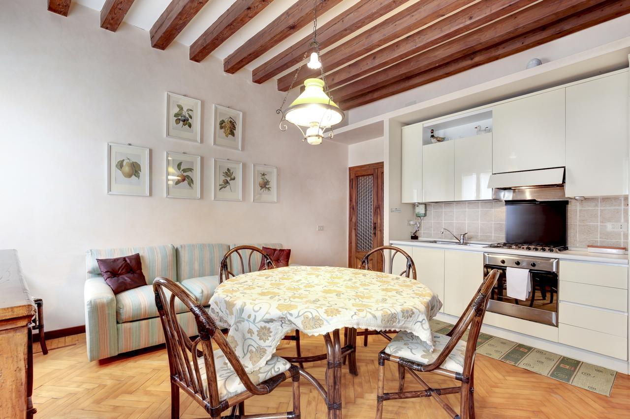 Biennale Apt Balcony Apartment Venice Exterior photo
